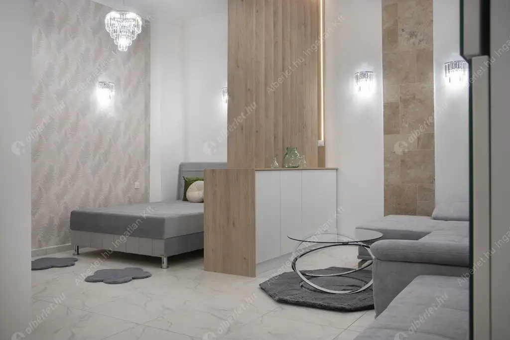 Kiadó albérlet 300000 Ft/hó áron: Budapest, V. kerület  Október 6. utca. Mérete: 52 nm, 1 szobás | Alberlet.hu - 6598008