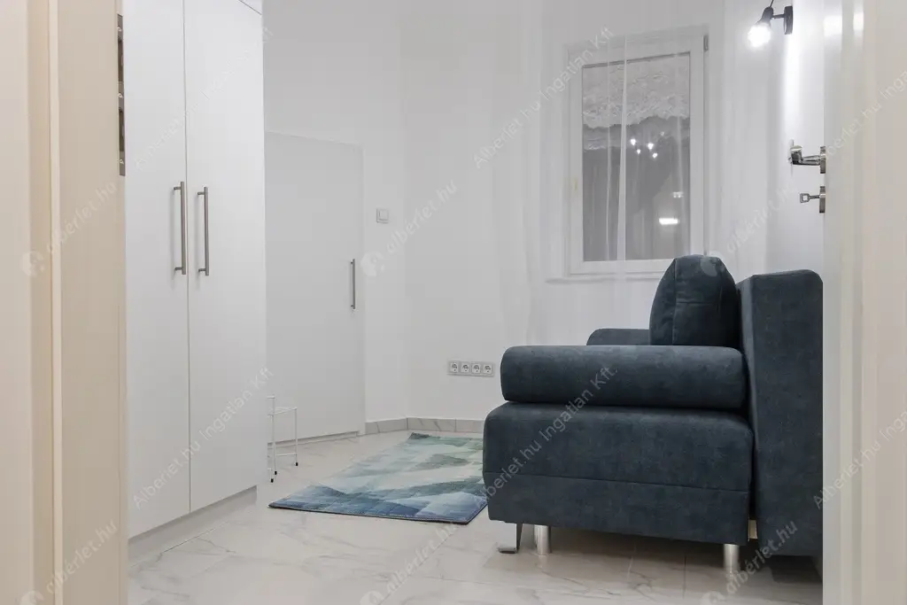Kiadó albérlet 300000 Ft/hó áron: Budapest, V. kerület  Október 6. utca. Mérete: 52 nm, 1 szobás | Alberlet.hu - 6598015