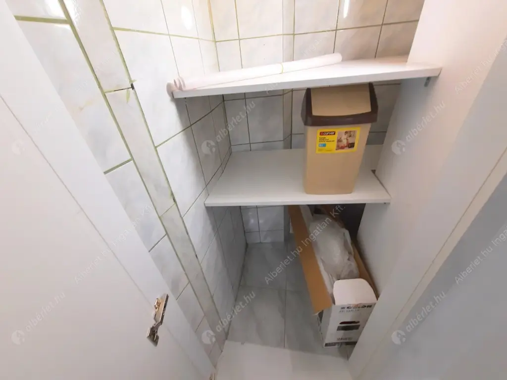 Kiadó albérlet 300000 Ft/hó áron: Budapest, V. kerület  Október 6. utca. Mérete: 52 nm, 1 szobás | Alberlet.hu - 6598026