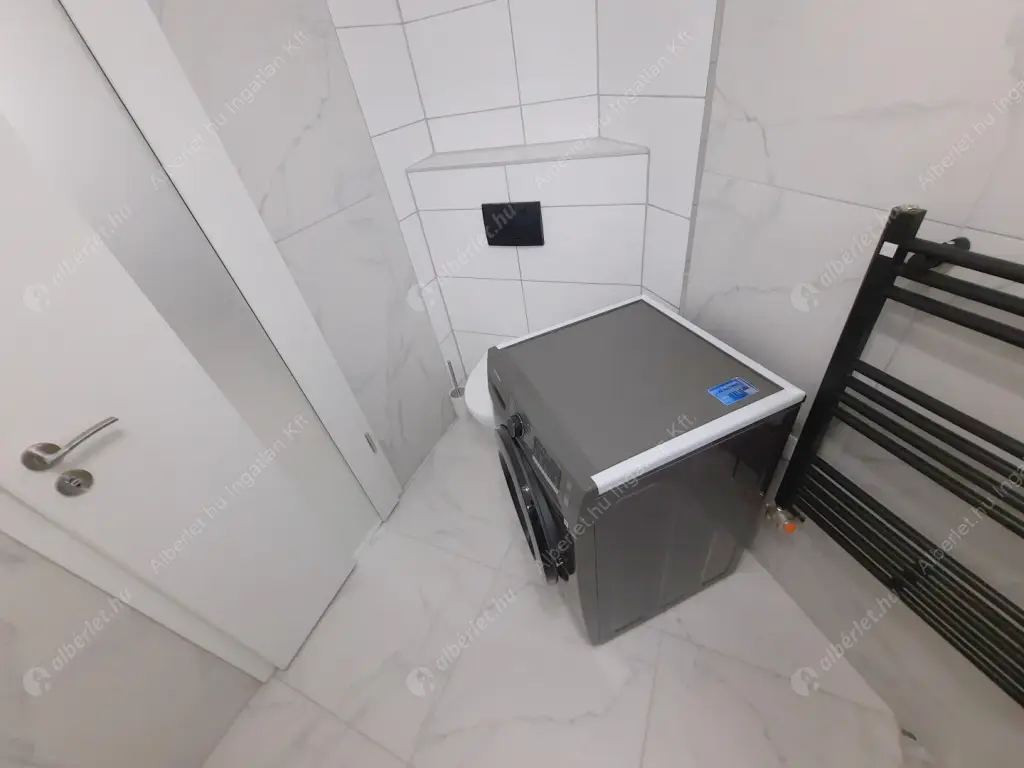 Kiadó albérlet 300000 Ft/hó áron: Budapest, V. kerület  Október 6. utca. Mérete: 52 nm, 1 szobás | Alberlet.hu - 6598031