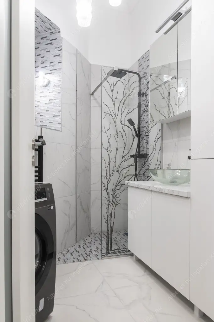 Kiadó albérlet 300000 Ft/hó áron: Budapest, V. kerület  Október 6. utca. Mérete: 52 nm, 1 szobás | Alberlet.hu - 6618764