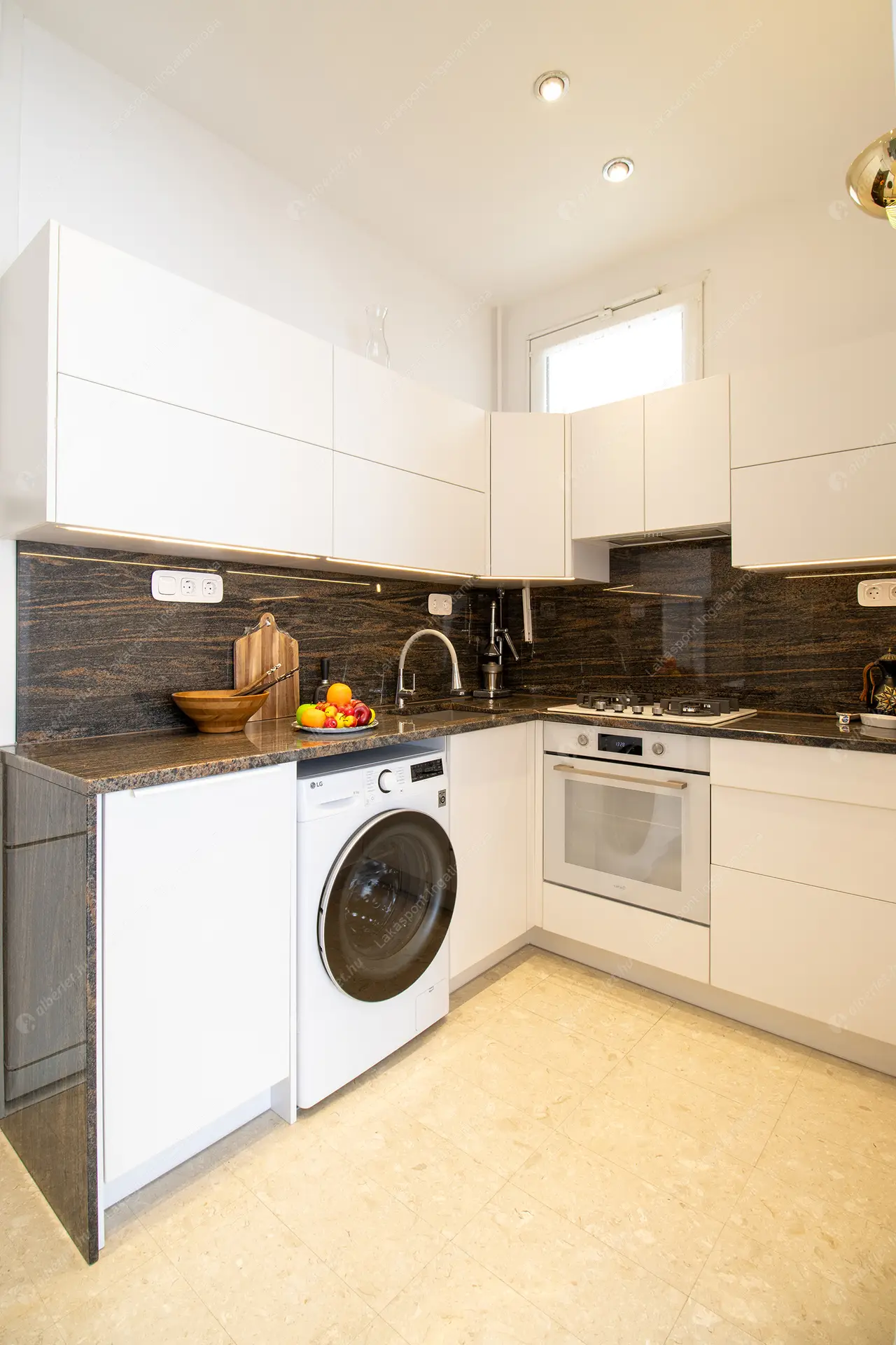 Kiadó albérlet 622000 Ft/hó áron: Budapest, V. kerület  Október 6. utca. Mérete: 62 nm, 3 szobás | Alberlet.hu - 6445658