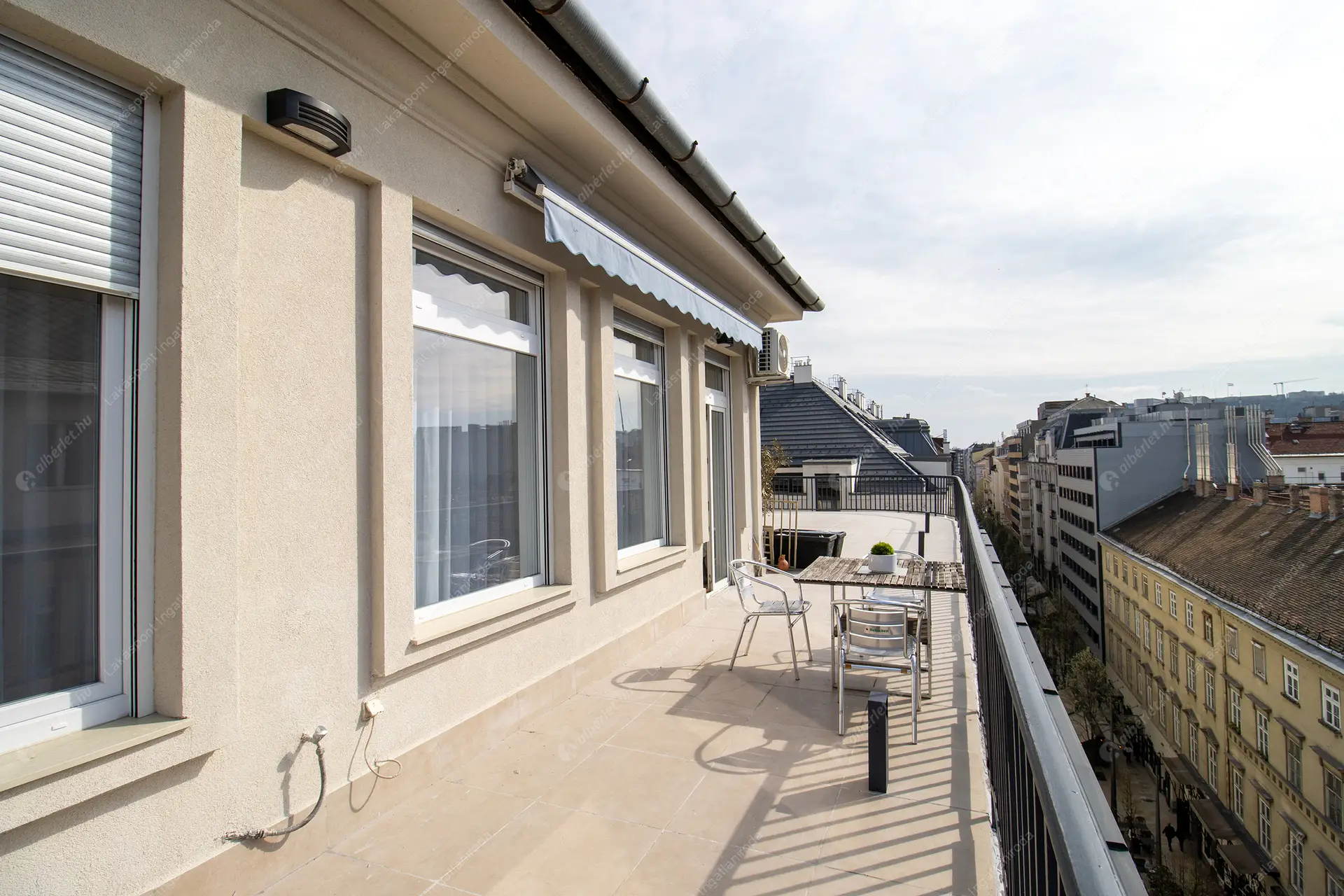 Kiadó albérlet 622000 Ft/hó áron: Budapest, V. kerület  Október 6. utca. Mérete: 62 nm, 3 szobás | Alberlet.hu - 6445665