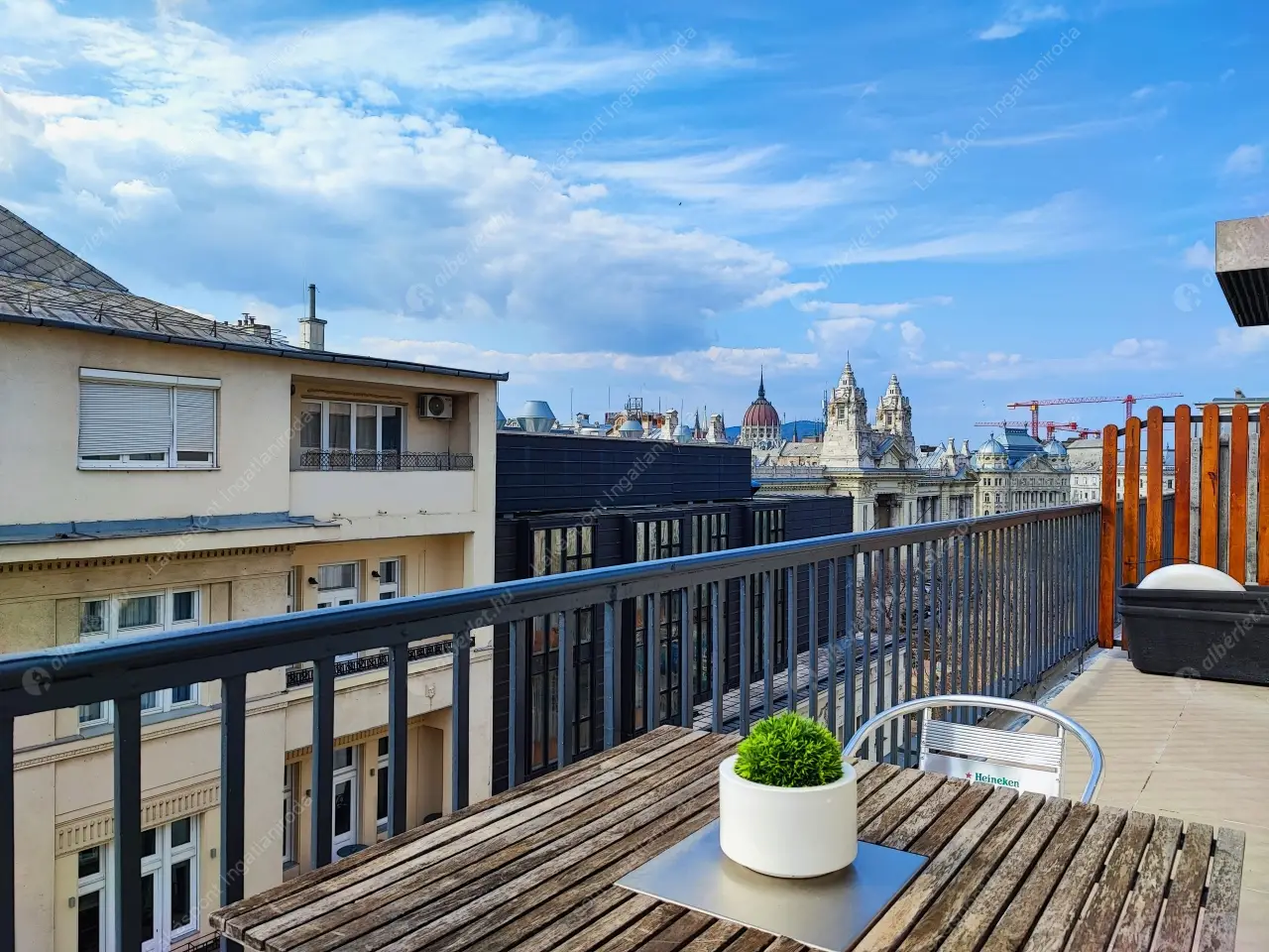 Kiadó albérlet 622000 Ft/hó áron: Budapest, V. kerület  Október 6. utca. Mérete: 62 nm, 3 szobás | Alberlet.hu - 6445667