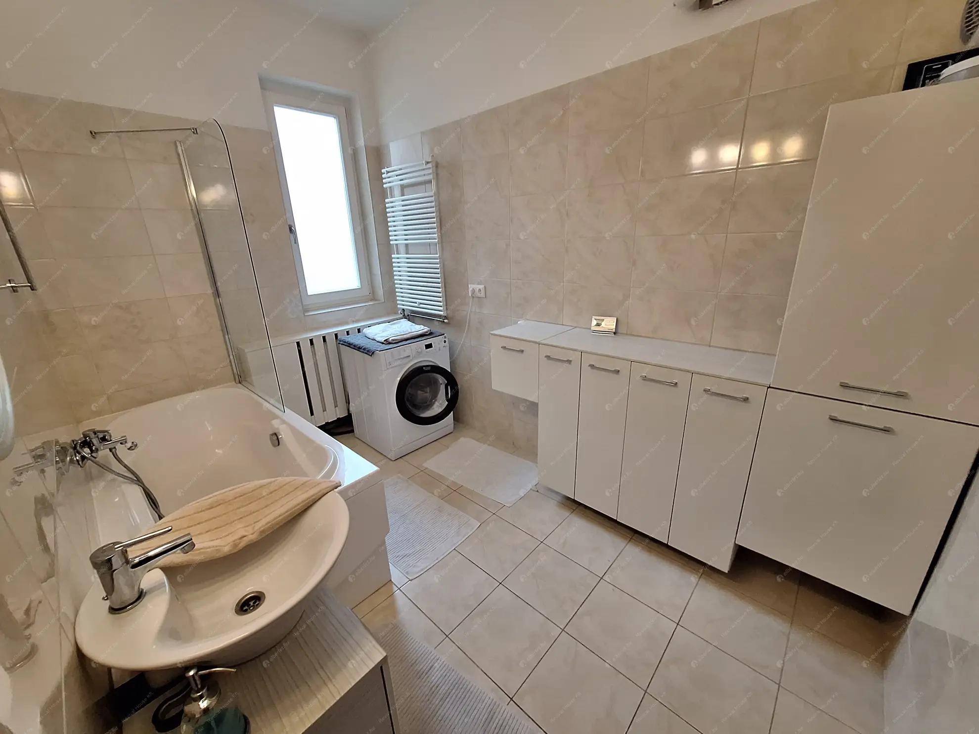 Kiadó albérlet 766000 Ft/hó áron: Budapest, V. kerület  Október 6. utca. Mérete: 80 nm, 3 szobás | Alberlet.hu - 6565293