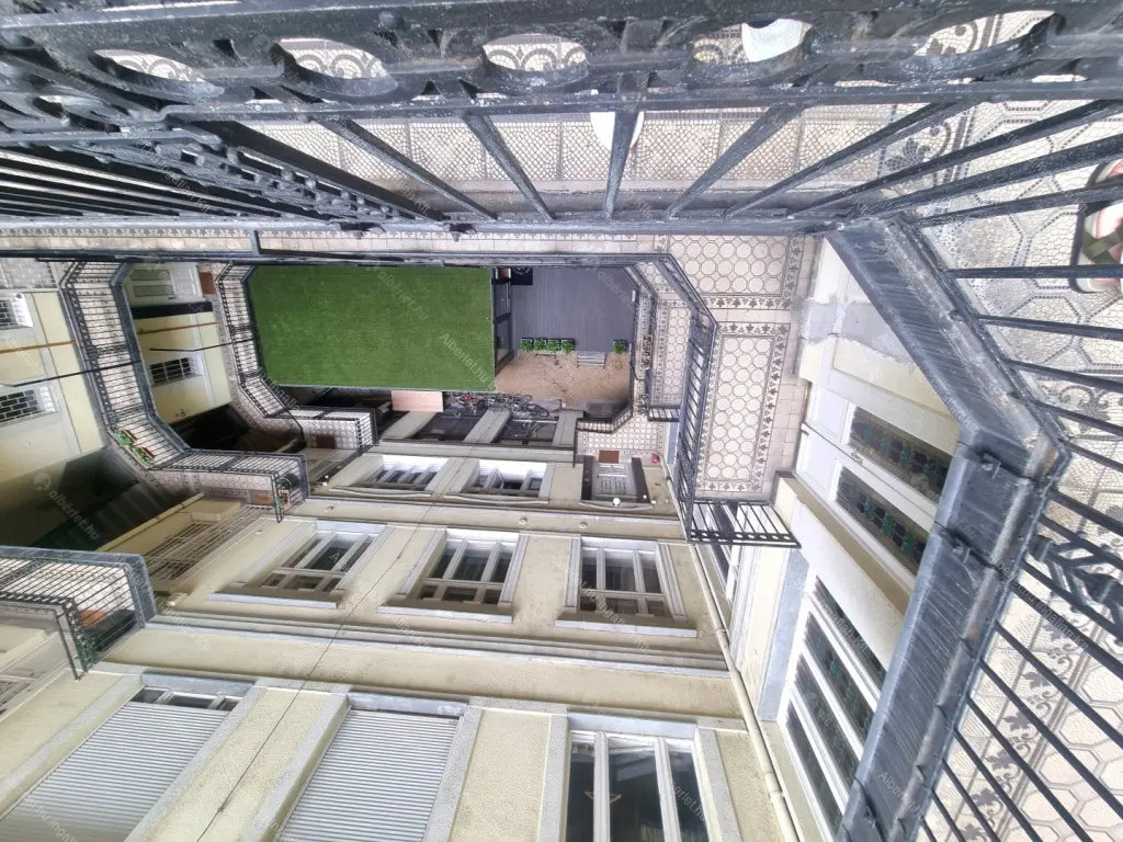 Kiadó albérlet 350000 Ft/hó áron: Budapest, V. kerület  Október 6. utca. Mérete: 85 nm, 2 szobás | Alberlet.hu - 6640258