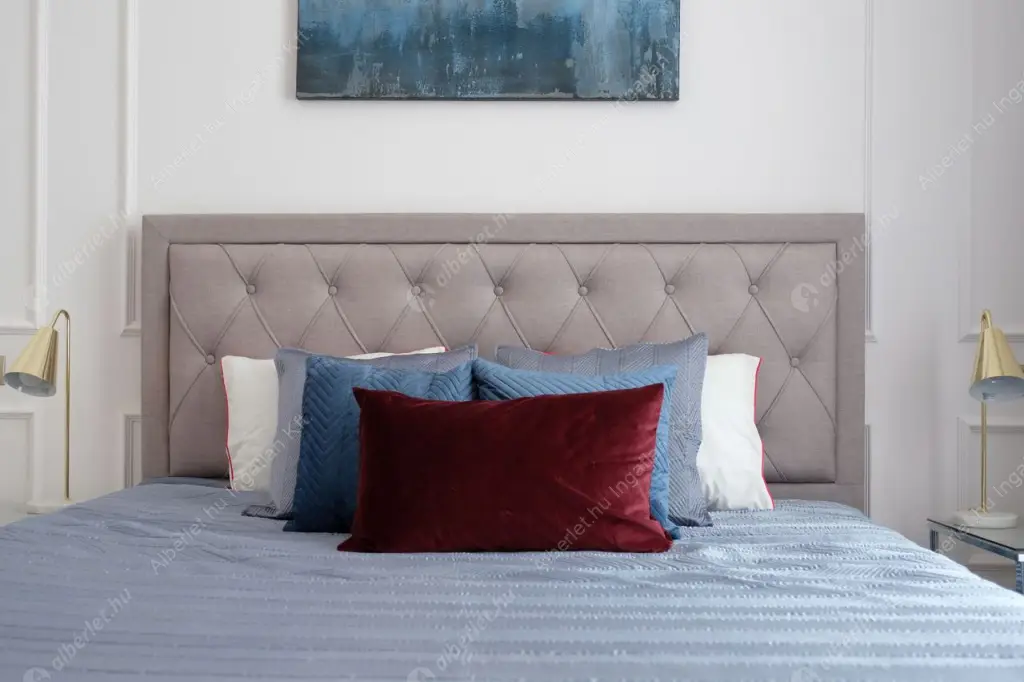 Kiadó albérlet 970000 Ft/hó áron: Budapest, V. kerület  Október 6. utca. Mérete: 90 nm, 2 szobás | Alberlet.hu - 6519336