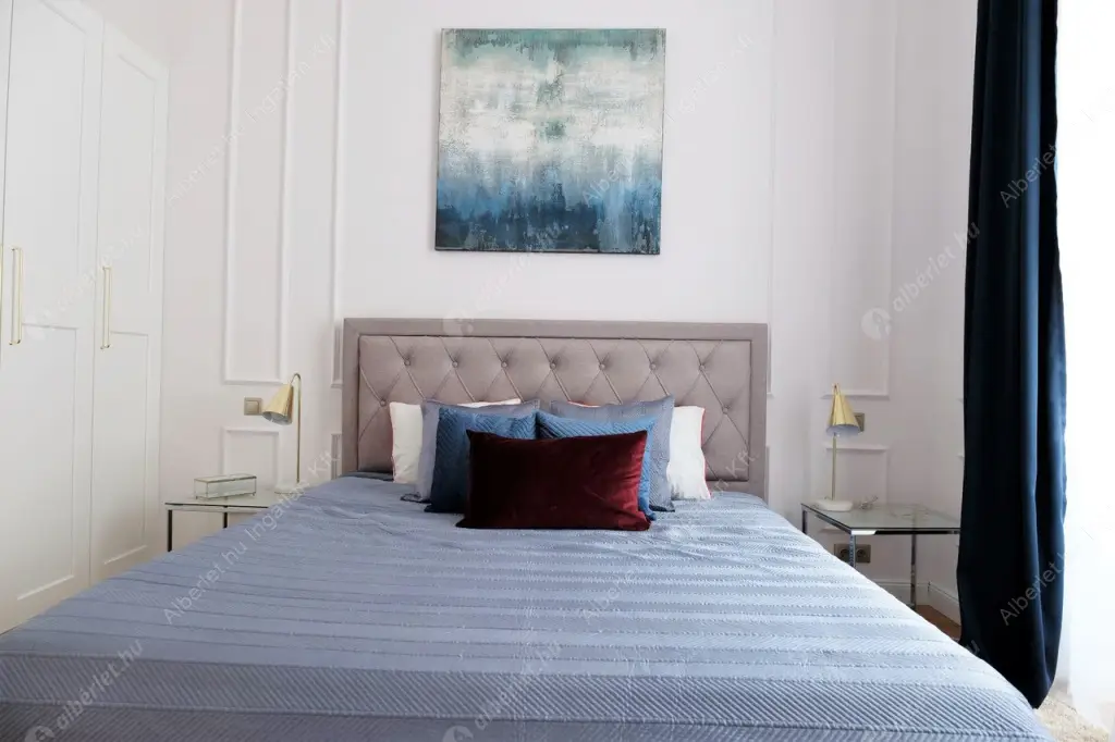 Kiadó albérlet 970000 Ft/hó áron: Budapest, V. kerület  Október 6. utca. Mérete: 90 nm, 2 szobás | Alberlet.hu - 6519337