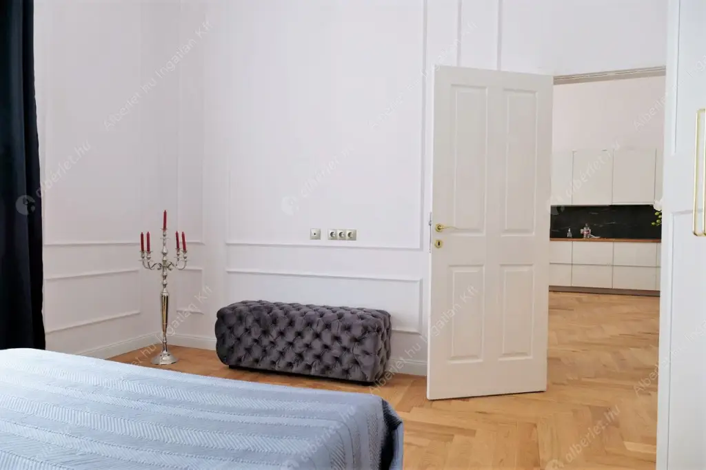 Kiadó albérlet 970000 Ft/hó áron: Budapest, V. kerület  Október 6. utca. Mérete: 90 nm, 2 szobás | Alberlet.hu - 6519340