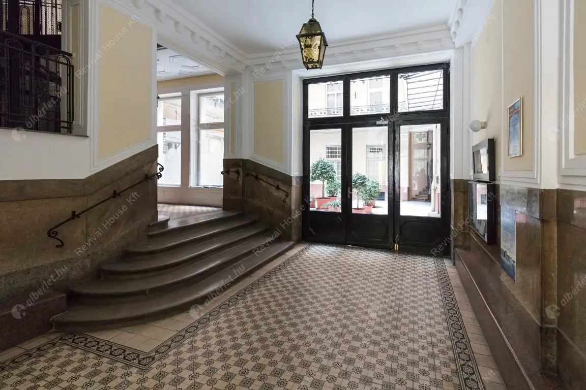 Kiadó albérlet 648000 Ft/hó áron: Budapest, V. kerület  Október 6. utca. Mérete: 90 nm, 3 szobás | Alberlet.hu - 6593341