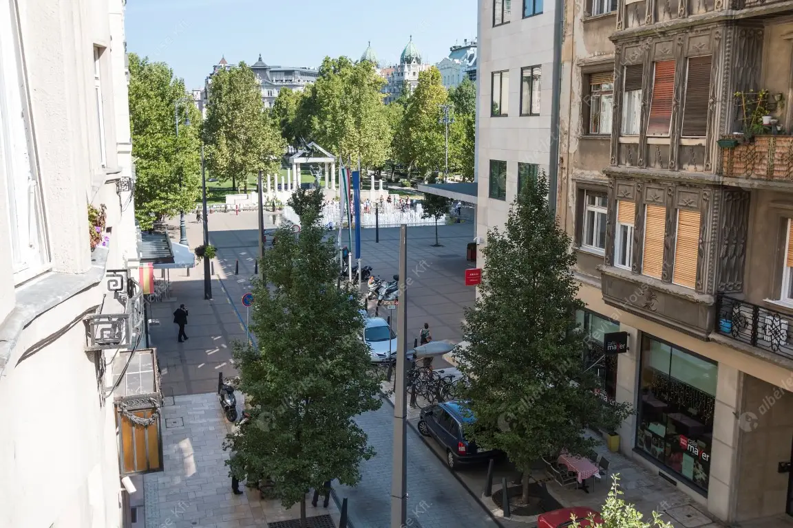 Kiadó albérlet 648000 Ft/hó áron: Budapest, V. kerület  Október 6. utca. Mérete: 90 nm, 3 szobás | Alberlet.hu - 6593342