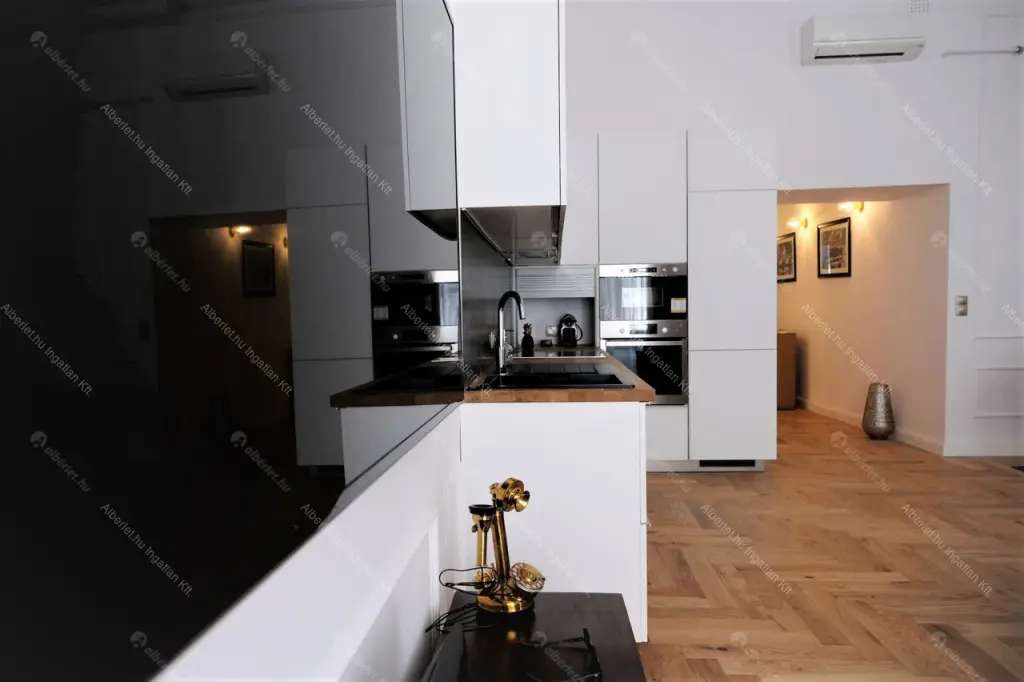 Kiadó albérlet 795000 Ft/hó áron: Budapest, V. kerület  Október 6. utca. Mérete: 90 nm, 2 szobás | Alberlet.hu - 6653399