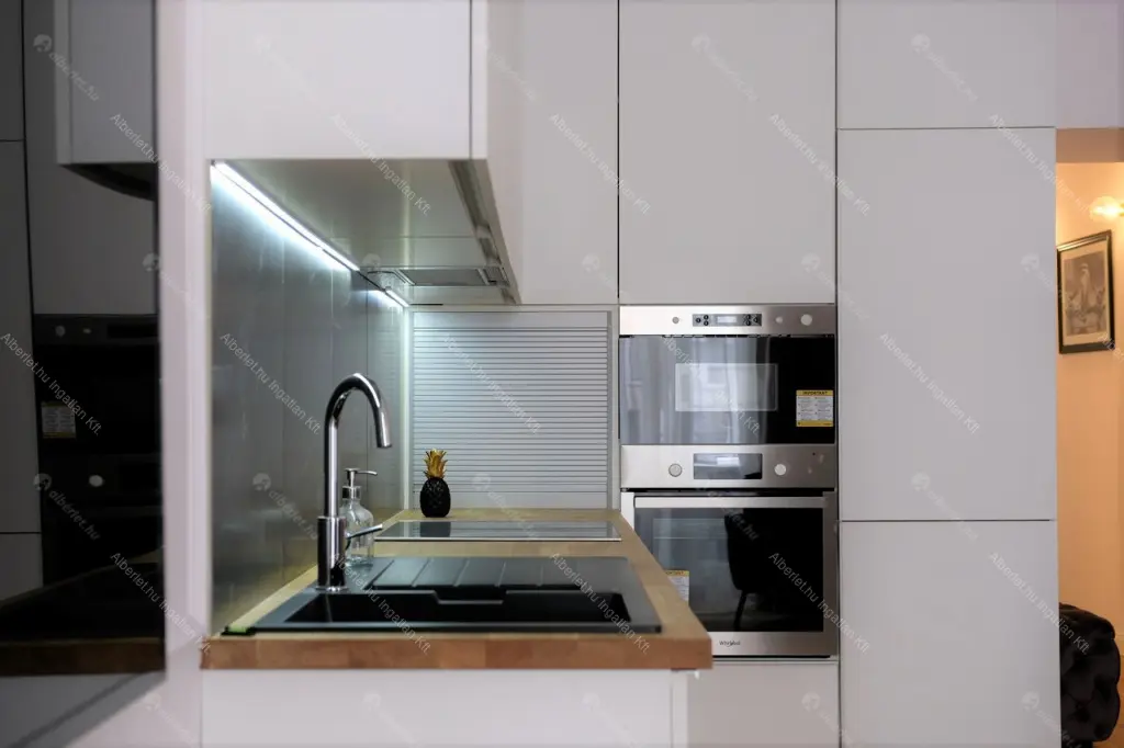 Kiadó albérlet 795000 Ft/hó áron: Budapest, V. kerület  Október 6. utca. Mérete: 90 nm, 2 szobás | Alberlet.hu - 6653400