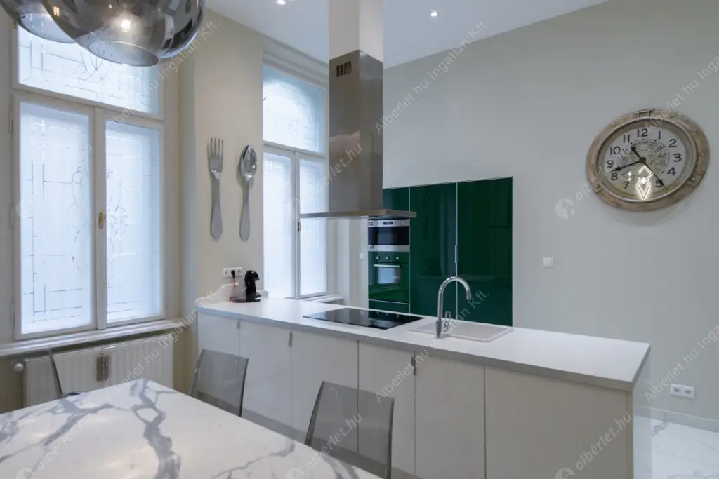 Kiadó albérlet 950000 Ft/hó áron: Budapest, V. kerület  Papnövelde utca. Mérete: 160 nm, 4 szobás | Alberlet.hu - 6603432