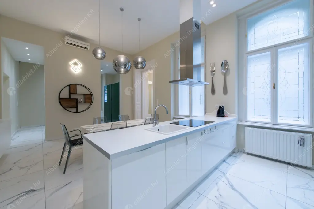 Kiadó albérlet 950000 Ft/hó áron: Budapest, V. kerület  Papnövelde utca. Mérete: 160 nm, 4 szobás | Alberlet.hu - 6603434