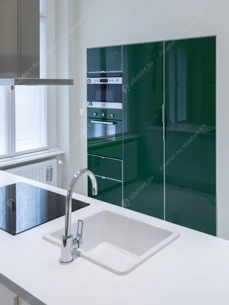 Kiadó albérlet 950000 Ft/hó áron: Budapest, V. kerület  Papnövelde utca. Mérete: 160 nm, 4 szobás | Alberlet.hu - 6603435