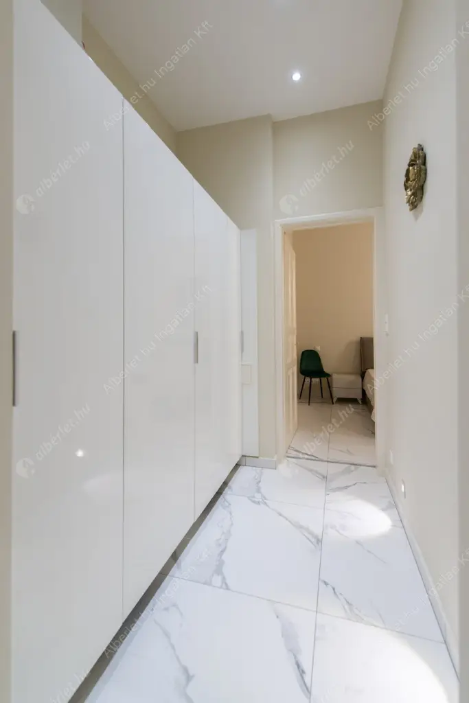 Kiadó albérlet 950000 Ft/hó áron: Budapest, V. kerület  Papnövelde utca. Mérete: 160 nm, 4 szobás | Alberlet.hu - 6603438