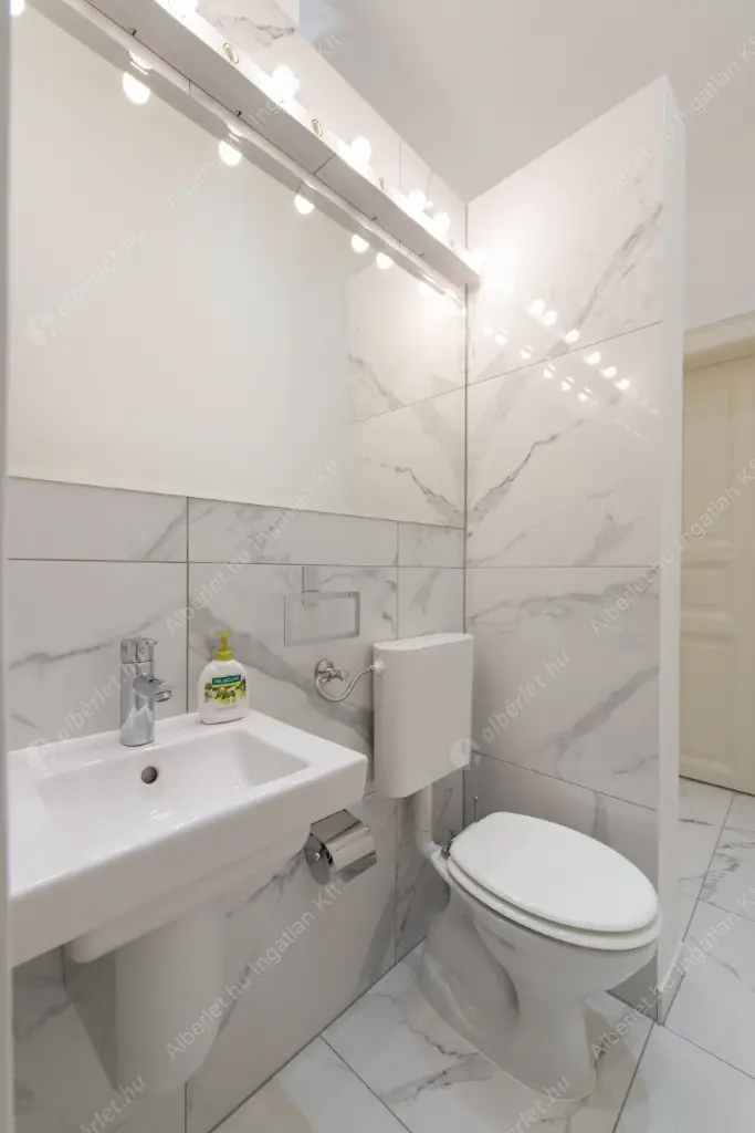 Kiadó albérlet 950000 Ft/hó áron: Budapest, V. kerület  Papnövelde utca. Mérete: 160 nm, 4 szobás | Alberlet.hu - 6603443