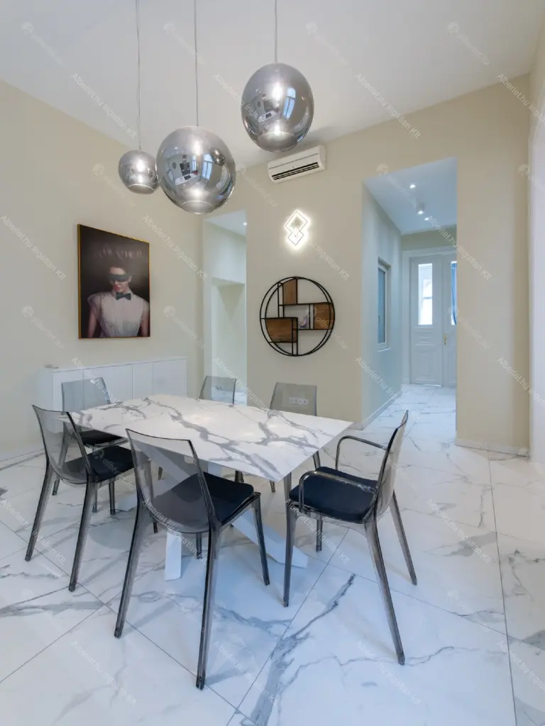 Kiadó albérlet 950000 Ft/hó áron: Budapest, V. kerület  Papnövelde utca. Mérete: 160 nm, 4 szobás | Alberlet.hu - 6655509