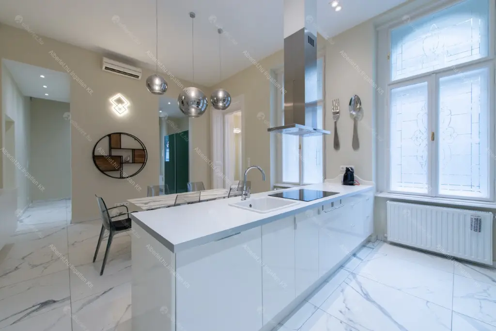 Kiadó albérlet 950000 Ft/hó áron: Budapest, V. kerület  Papnövelde utca. Mérete: 160 nm, 4 szobás | Alberlet.hu - 6655510