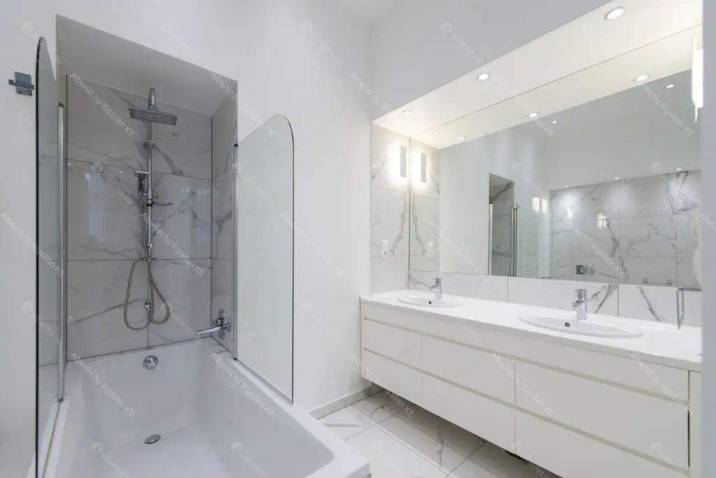 Kiadó albérlet 950000 Ft/hó áron: Budapest, V. kerület  Papnövelde utca. Mérete: 160 nm, 4 szobás | Alberlet.hu - 6655524