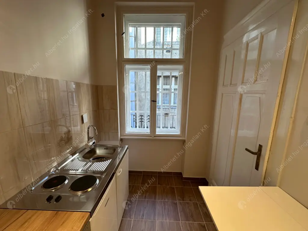 Kiadó albérlet 245000 Ft/hó áron: Budapest, V. kerület  Papnövelde utca. Mérete: 22 nm, 1 szobás | Alberlet.hu - 6601836