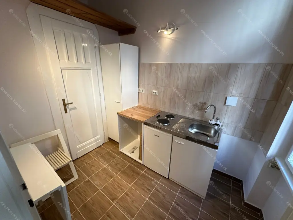 Kiadó albérlet 245000 Ft/hó áron: Budapest, V. kerület  Papnövelde utca. Mérete: 22 nm, 1 szobás | Alberlet.hu - 6640144