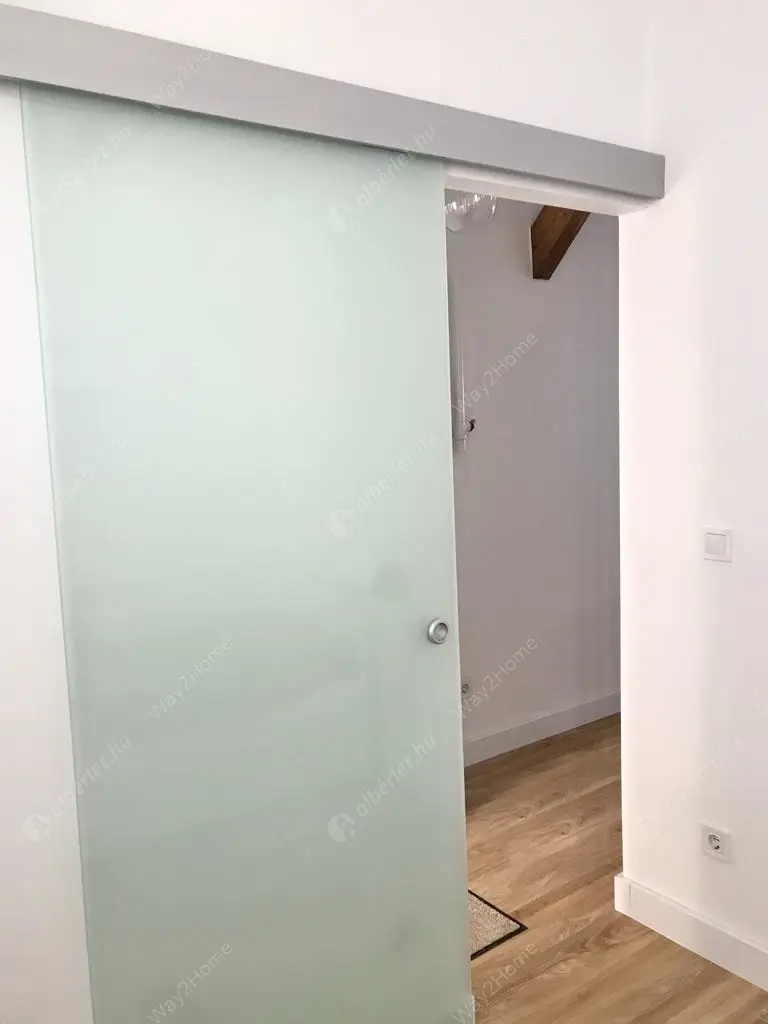 Kiadó albérlet 309000 Ft/hó áron: Budapest, V. kerület  Párizsi utca. Mérete: 43 nm, 1 szobás | Alberlet.hu - 6627734