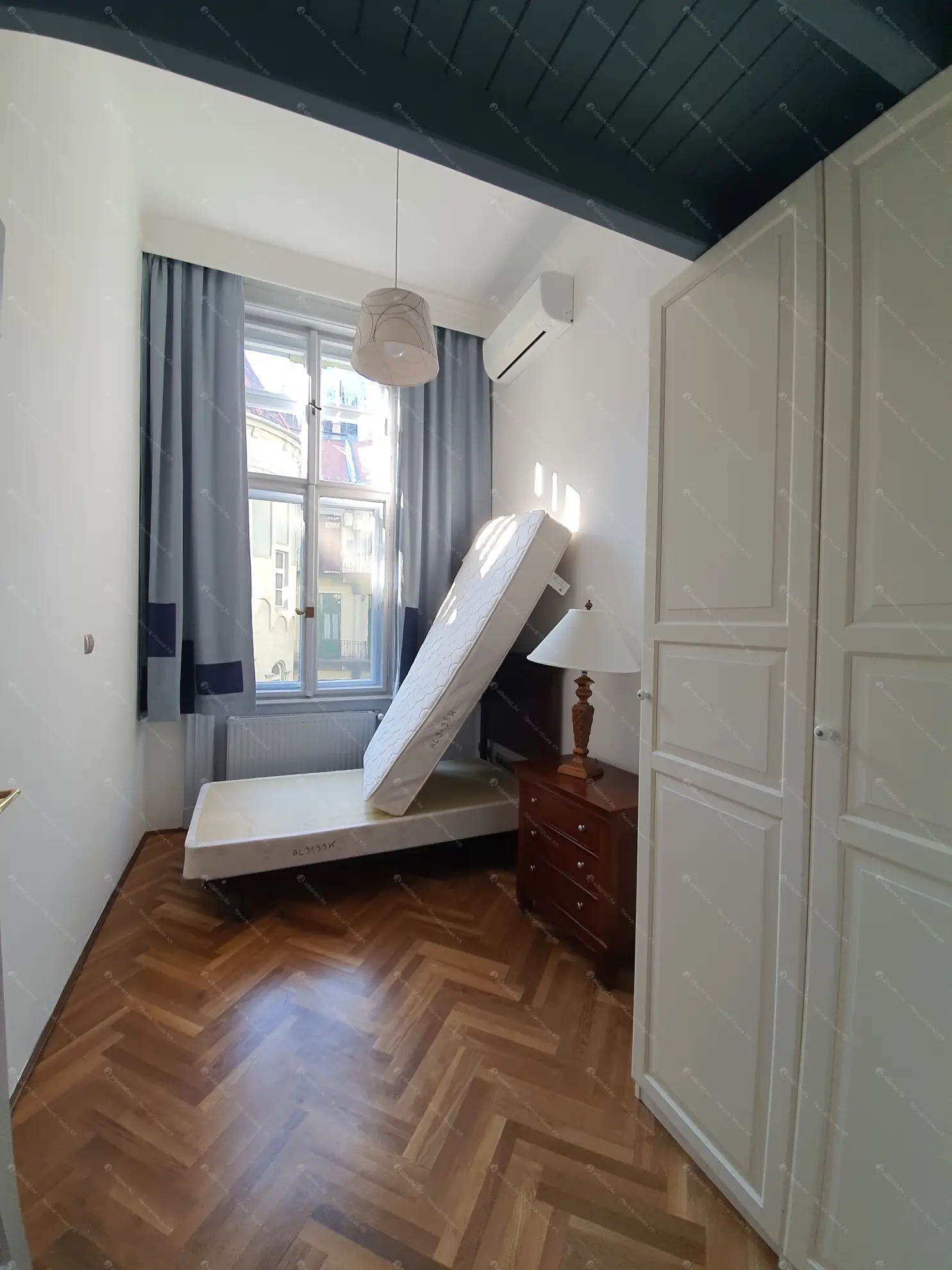 Kiadó albérlet 1544000 Ft/hó áron: Budapest, V. kerület  Perczel Mór utca. Mérete: 202 nm, 6 szobás | Alberlet.hu - 6626153