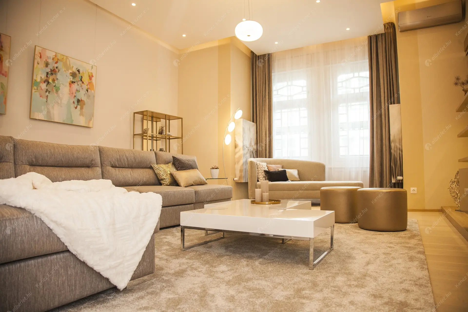 Kiadó albérlet 990000 Ft/hó áron: Budapest, V. kerület  Petőfi Sándor utca. Mérete: 127 nm, 3 szobás | Alberlet.hu - 6374922