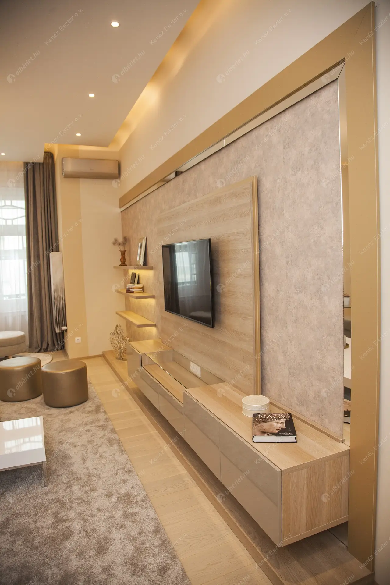 Kiadó albérlet 990000 Ft/hó áron: Budapest, V. kerület  Petőfi Sándor utca. Mérete: 127 nm, 3 szobás | Alberlet.hu - 6374923