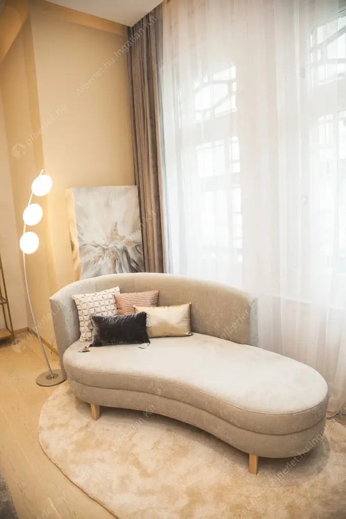 Kiadó albérlet 950000 Ft/hó áron: Budapest, V. kerület  Petőfi Sándor utca. Mérete: 127 nm, 3 szobás | Alberlet.hu - 6517670