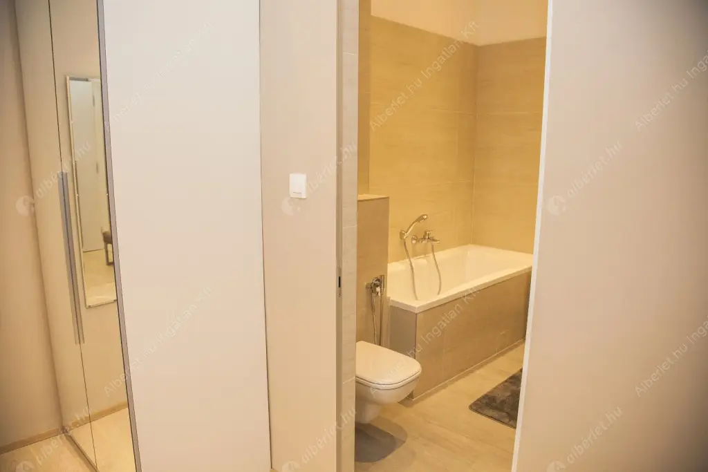 Kiadó albérlet 950000 Ft/hó áron: Budapest, V. kerület  Petőfi Sándor utca. Mérete: 127 nm, 3 szobás | Alberlet.hu - 6617645