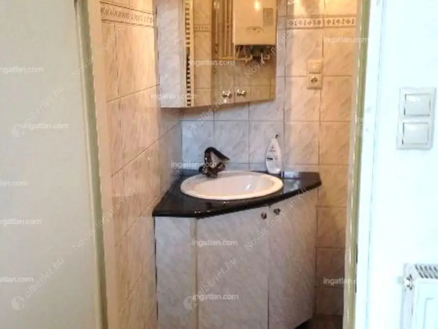 Kiadó albérlet 210000 Ft/hó áron: Budapest, V. kerület  Petőfi Sándor utca. Mérete: 32 nm, 1 szobás | Alberlet.hu - 6575427