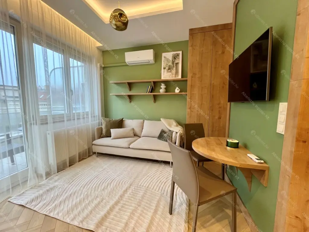 Kiadó albérlet 320000 Ft/hó áron: Budapest, V. kerület  Petőfi Sándor utca. Mérete: 32 nm, 1 szobás | Alberlet.hu - 6643875