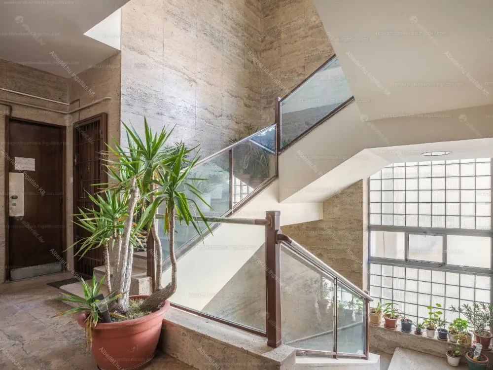 Kiadó albérlet 295000 Ft/hó áron: Budapest, V. kerület  Petőfi Sándor utca. Mérete: 32 nm, 1 szobás | Alberlet.hu - 6652060