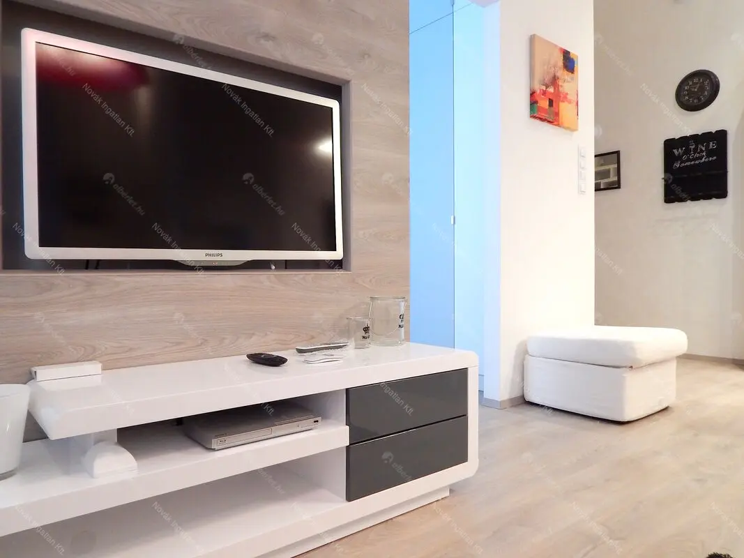 Kiadó albérlet 292000 Ft/hó áron: Budapest, V. kerület  Petőfi Sándor utca. Mérete: 45 nm, 1 szobás | Alberlet.hu - 6656564