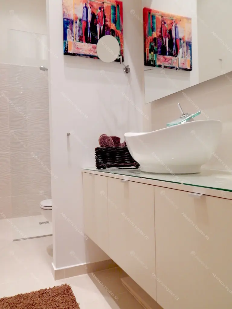 Kiadó albérlet 361000 Ft/hó áron: Budapest, V. kerület  Petőfi Sándor utca. Mérete: 45 nm, 2 szobás | Alberlet.hu - 6682620