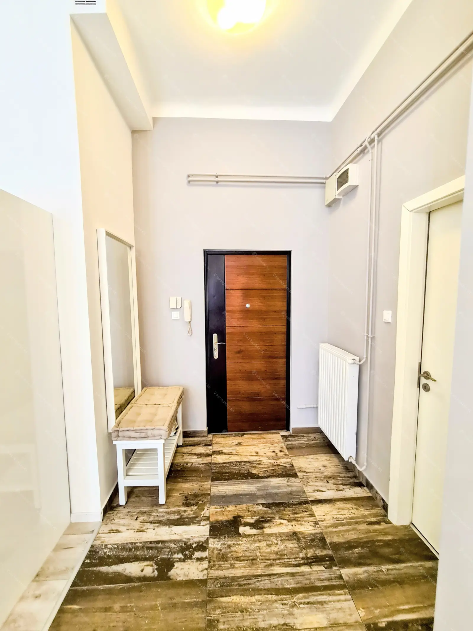 Kiadó albérlet 345000 Ft/hó áron: Budapest, V. kerület  Petőfi Sándor utca. Mérete: 60 nm, 2 szobás | Alberlet.hu - 6707875