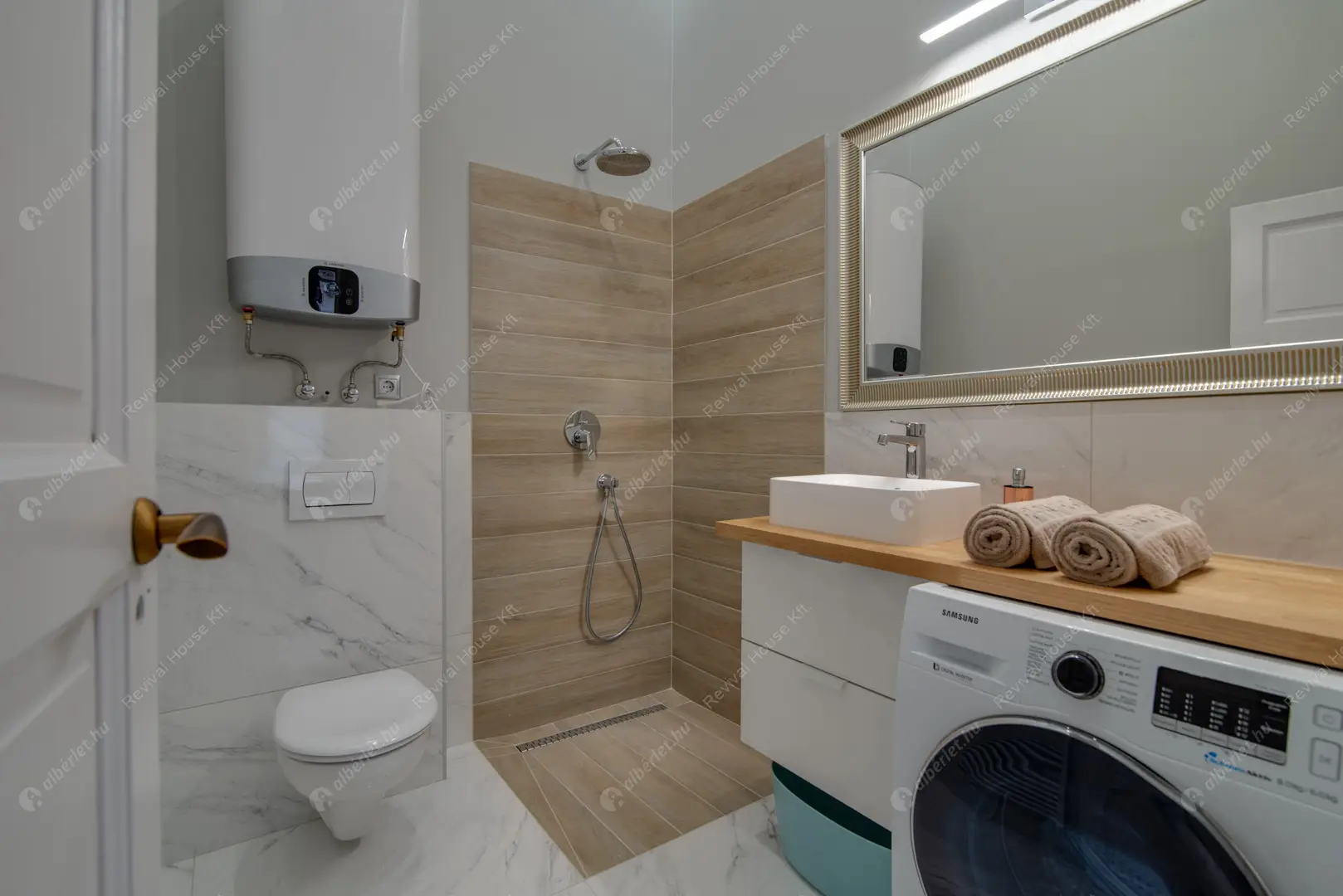 Kiadó albérlet 614000 Ft/hó áron: Budapest, V. kerület  Petőfi Sándor utca. Mérete: 65 nm, 3 szobás | Alberlet.hu - 6586149