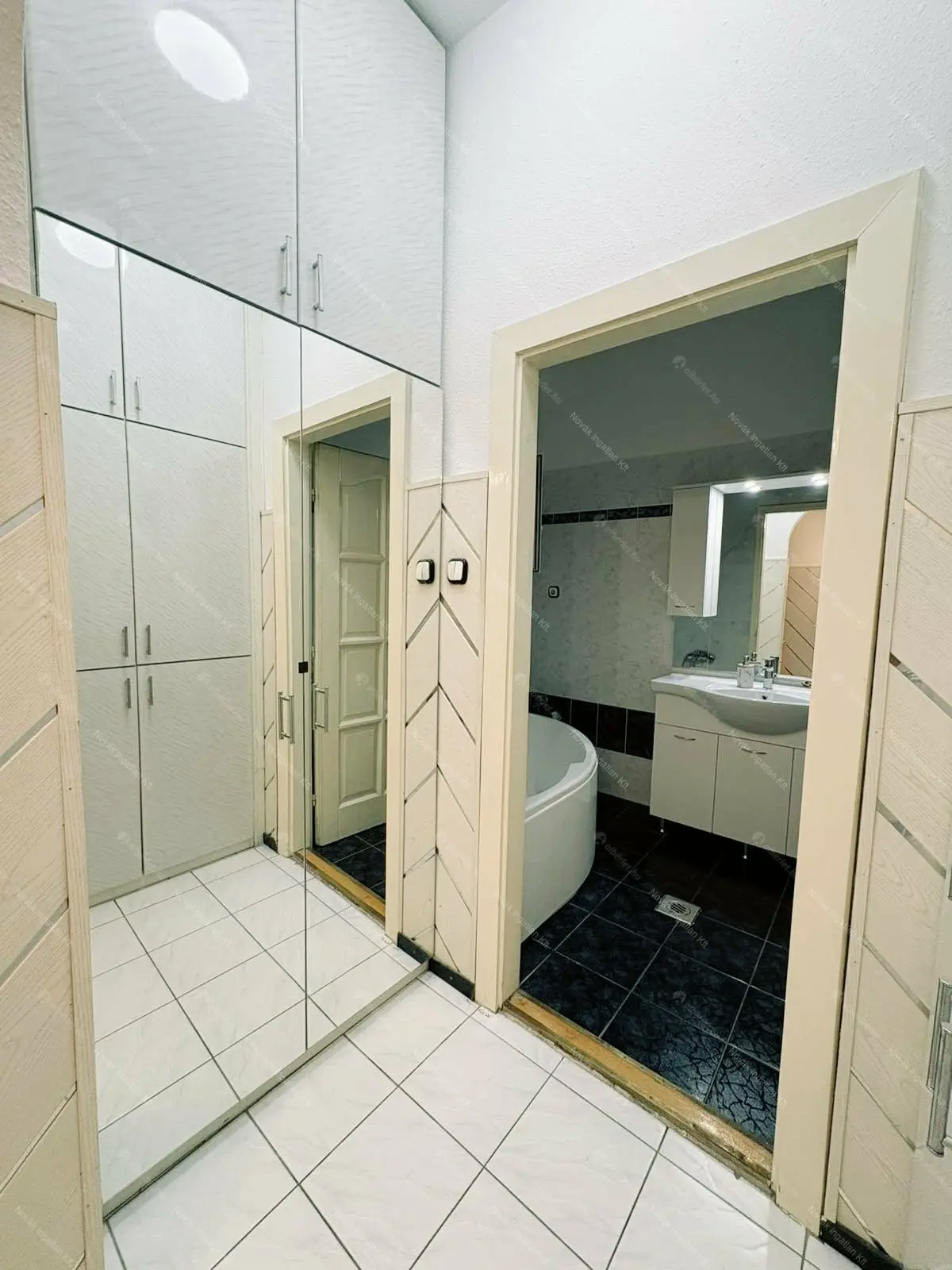 Kiadó albérlet 340000 Ft/hó áron: Budapest, V. kerület  Petőfi Sándor utca. Mérete: 67 nm, 2 szobás | Alberlet.hu - 6696545