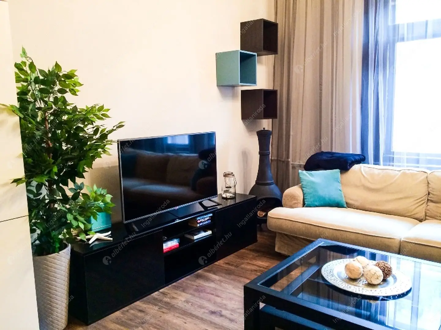 Kiadó albérlet 423000 Ft/hó áron: Budapest, V. kerület  Petőfi Sándor utca. Mérete: 81 nm, 2 szobás | Alberlet.hu - 5853079