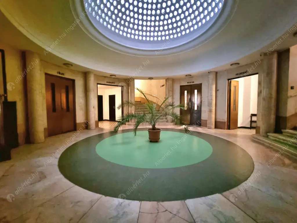 Kiadó albérlet 572000 Ft/hó áron: Budapest, V. kerület  Petőfi tér. Mérete: 113 nm, 3 szobás | Alberlet.hu - 6590400