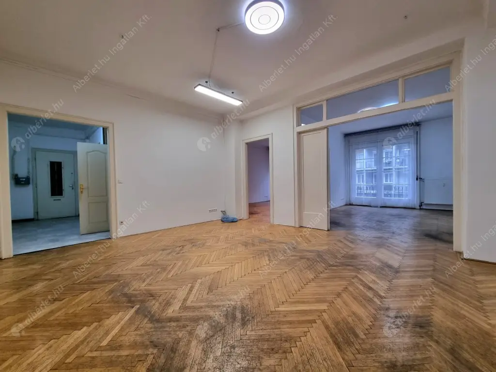 Kiadó albérlet 519000 Ft/hó áron: Budapest, V. kerület  Petőfi tér. Mérete: 113 nm, 3 szobás | Alberlet.hu - 6615138