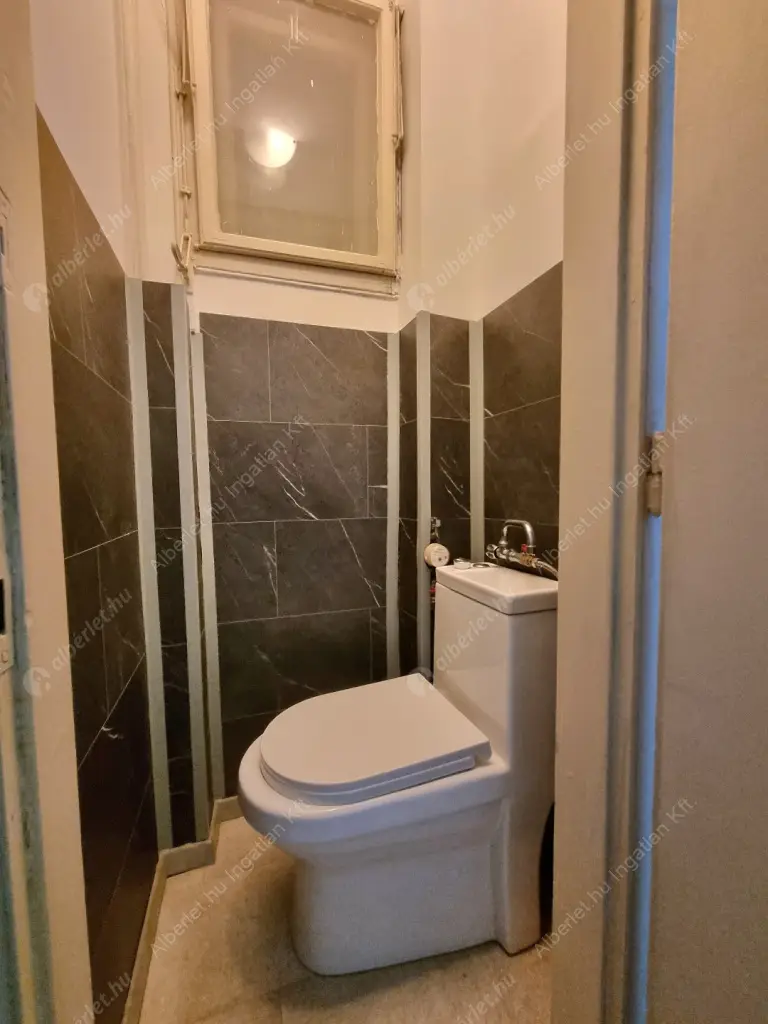 Kiadó albérlet 519000 Ft/hó áron: Budapest, V. kerület  Petőfi tér. Mérete: 113 nm, 3 szobás | Alberlet.hu - 6615141