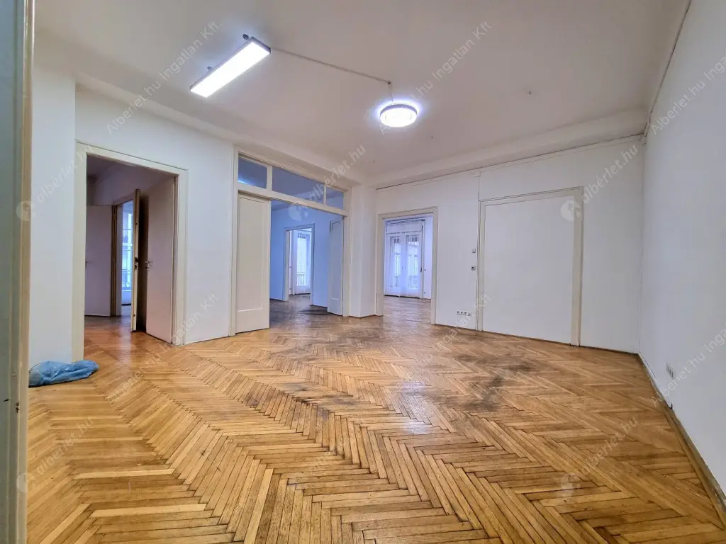 Kiadó albérlet 519000 Ft/hó áron: Budapest, V. kerület  Petőfi tér. Mérete: 113 nm, 3 szobás | Alberlet.hu - 6615142