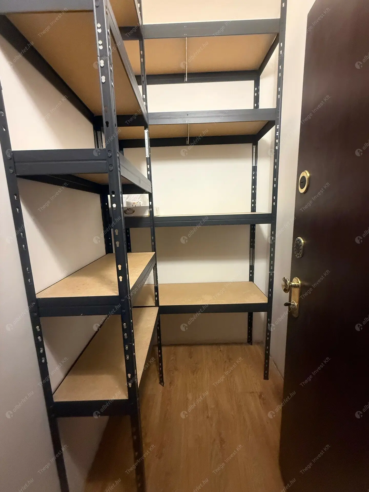 Kiadó albérlet 1600000 Ft/hó áron: Budapest, V. kerület  Petőfi tér. Mérete: 153 nm, 4 szobás | Alberlet.hu - 6498329