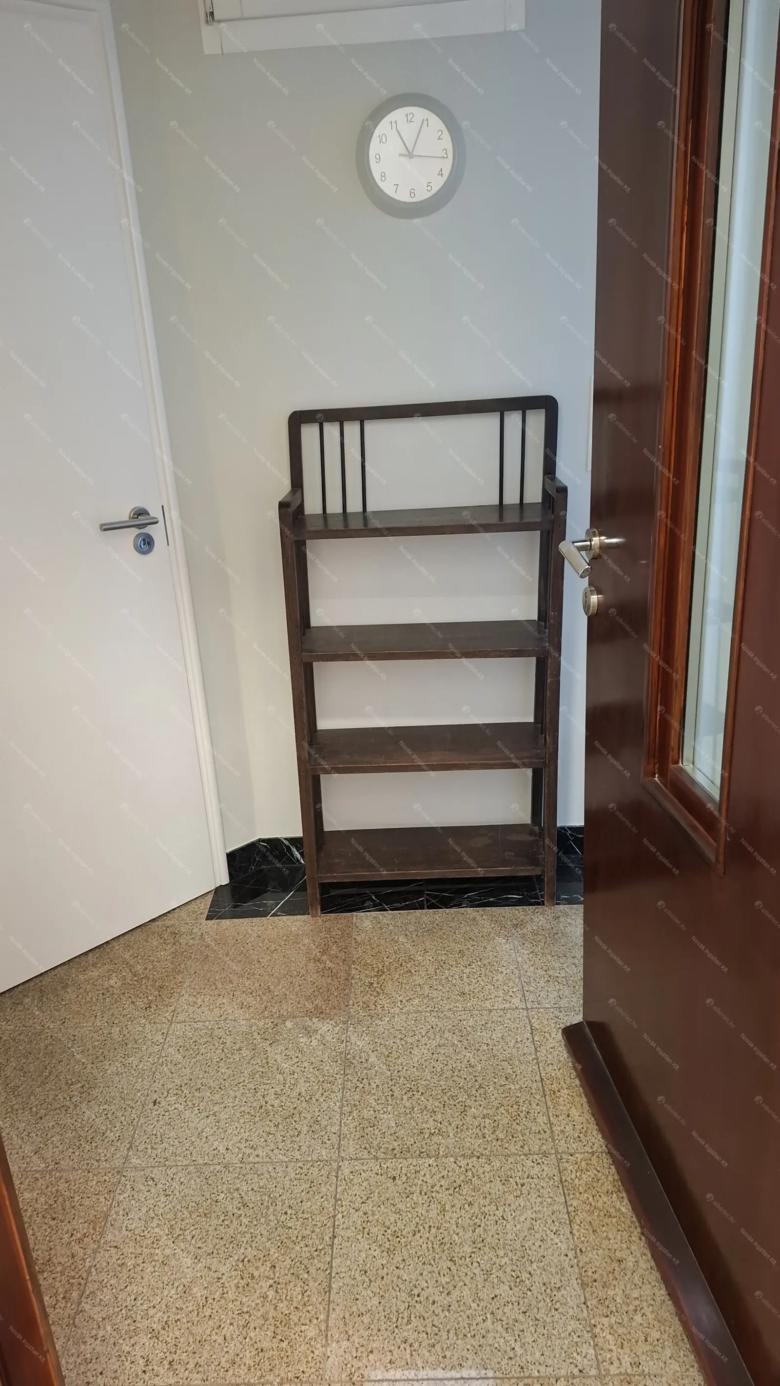 Kiadó albérlet 350000 Ft/hó áron: Budapest, V. kerület  Petőfi tér. Mérete: 32 nm, 2 szobás | Alberlet.hu - 6709871