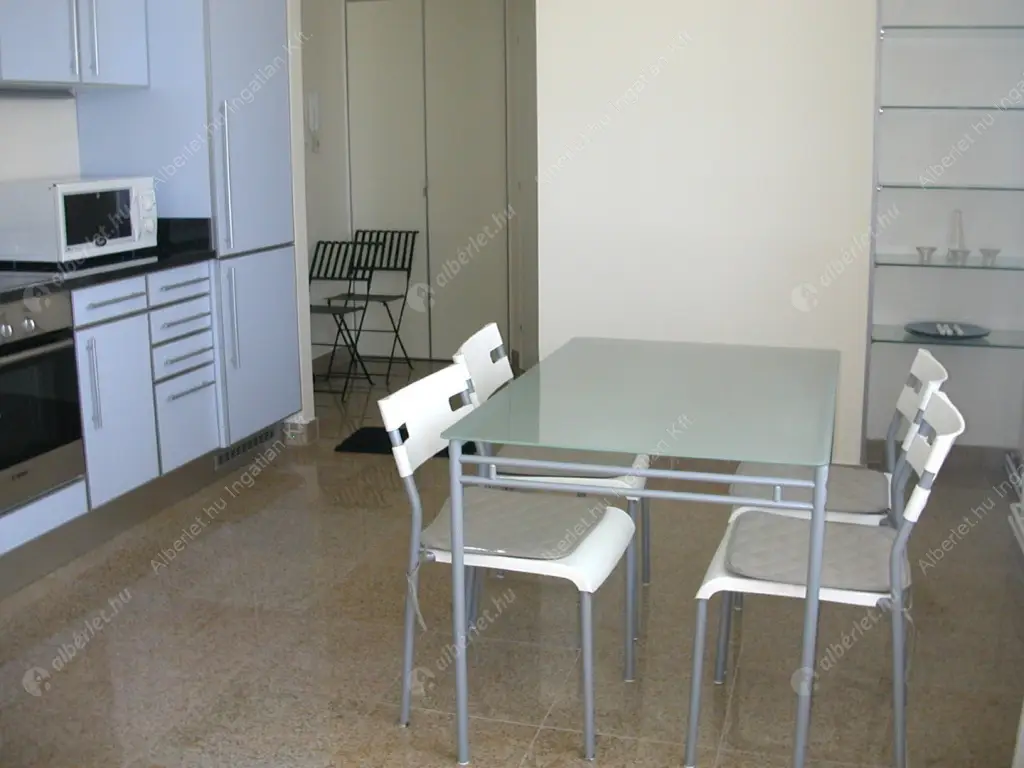 Kiadó albérlet 400000 Ft/hó áron: Budapest, V. kerület  Petőfi tér. Mérete: 52 nm, 2 szobás | Alberlet.hu - 6631111