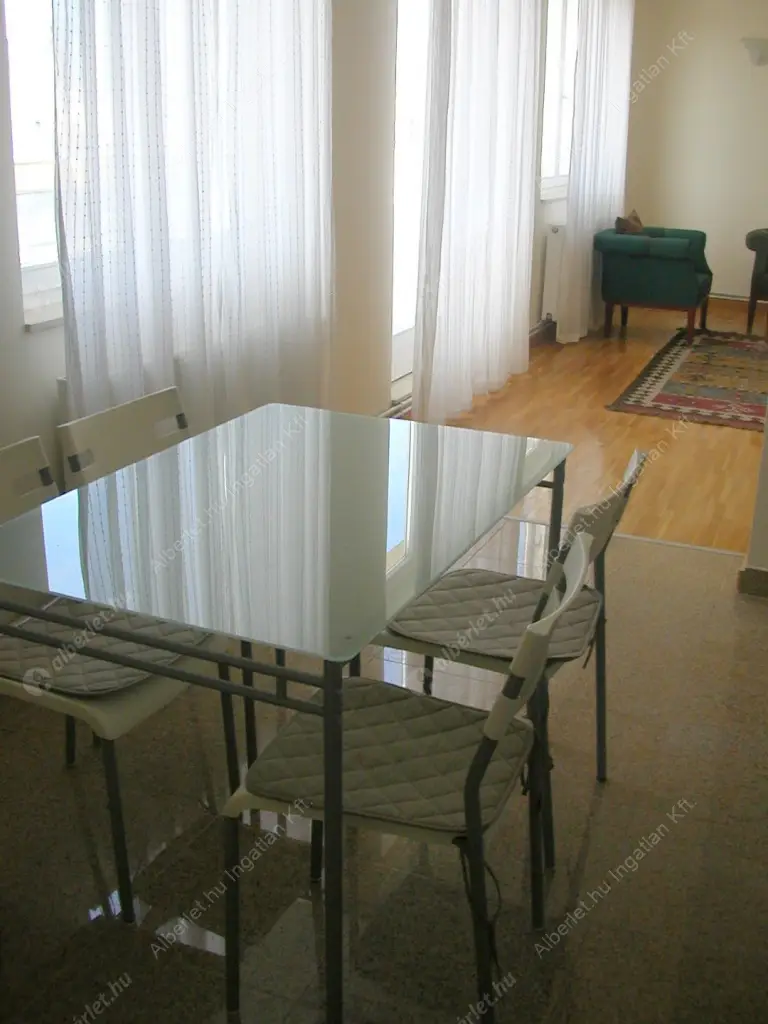 Kiadó albérlet 400000 Ft/hó áron: Budapest, V. kerület  Petőfi tér. Mérete: 52 nm, 2 szobás | Alberlet.hu - 6631112